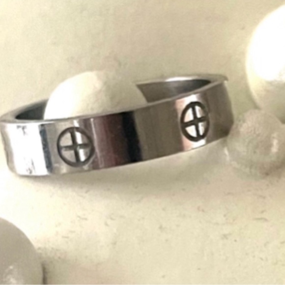 Stainless Steel Fashion Ring - Picture 1 of 6